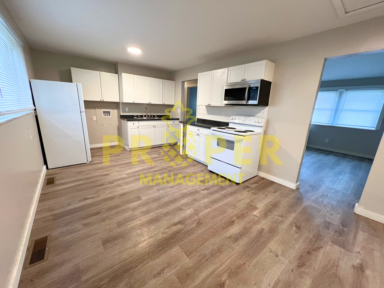 4703 Woodlake Dr - Photo 3 of 7
