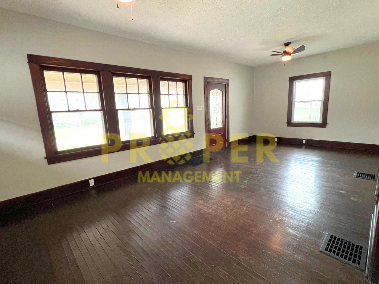230 Geneva Rd - Photo 2 of 10