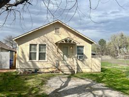 featured image of 901 E Apache St #B