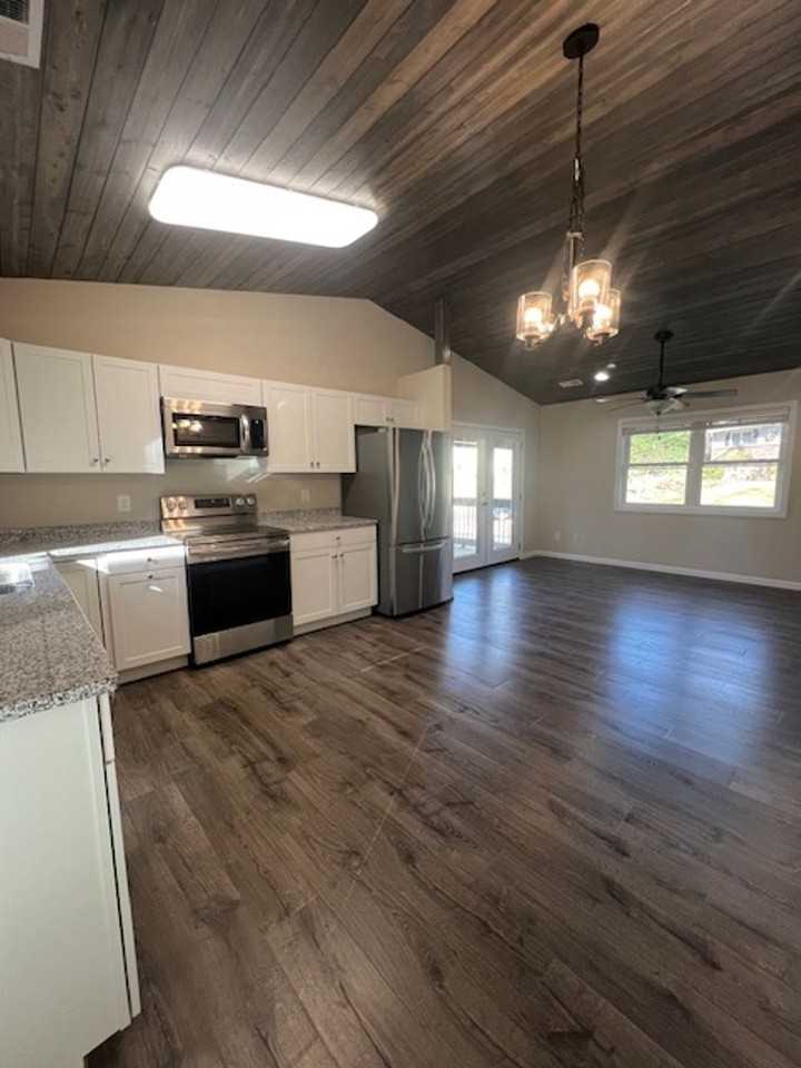 212 N Park Ln - Photo 5 of 16