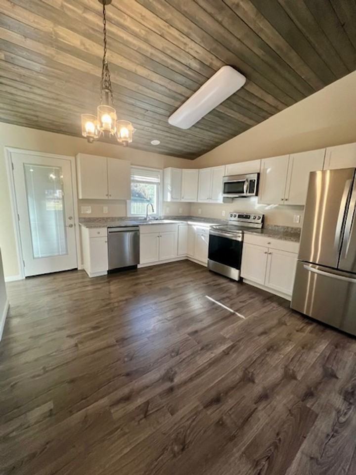 212 N Park Ln - Photo 6 of 16