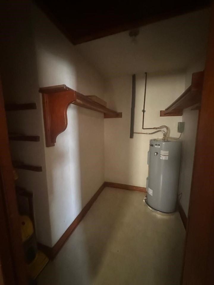 326 Mapleton Ave Ne - Photo 3 of 8