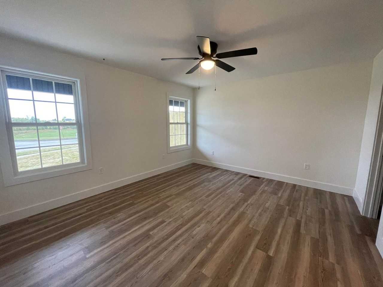 213/215 Wyldwood - Photo 3 of 16