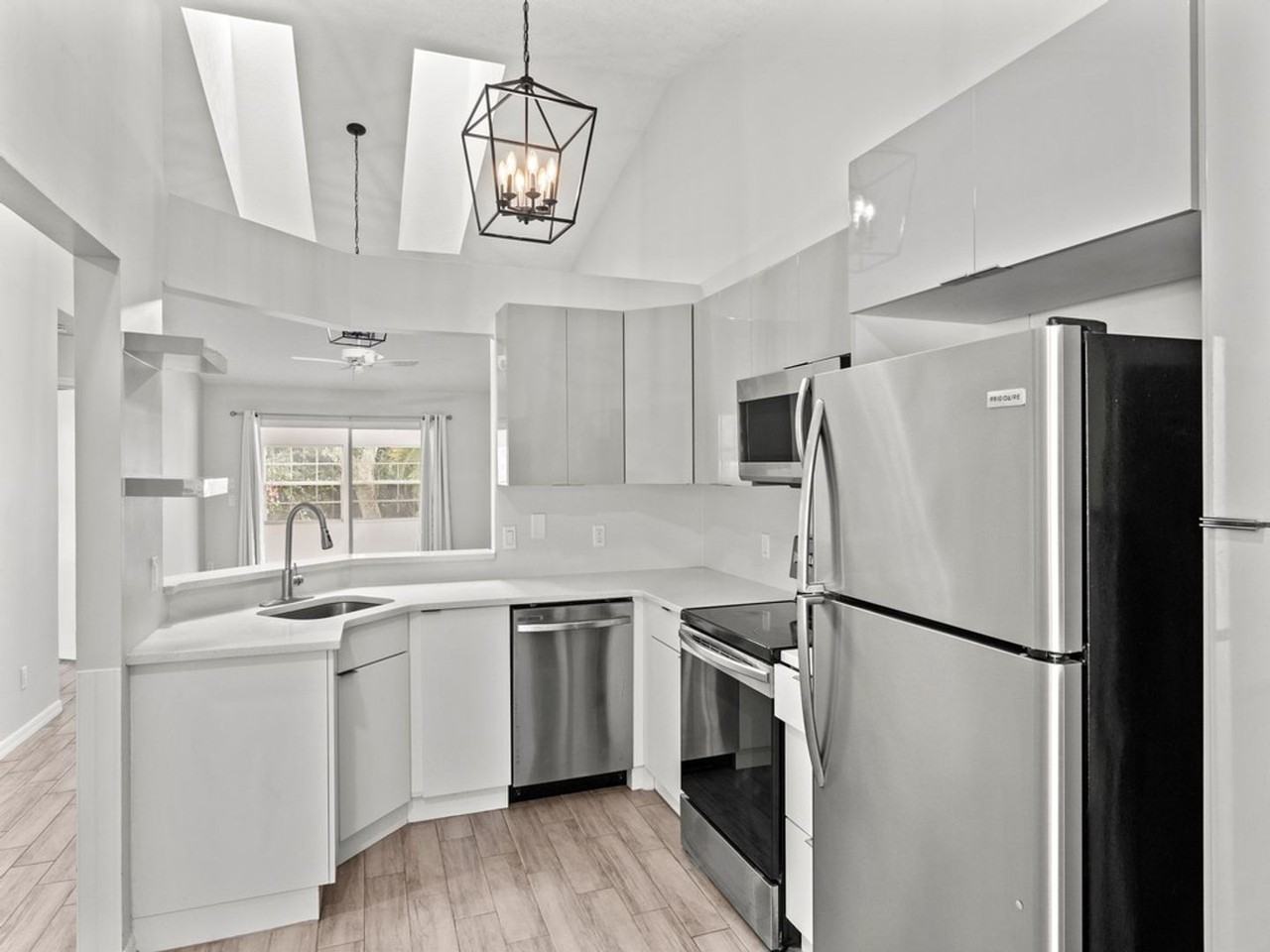 1868 Sixty Oaks Ln - Photo 4 of 11