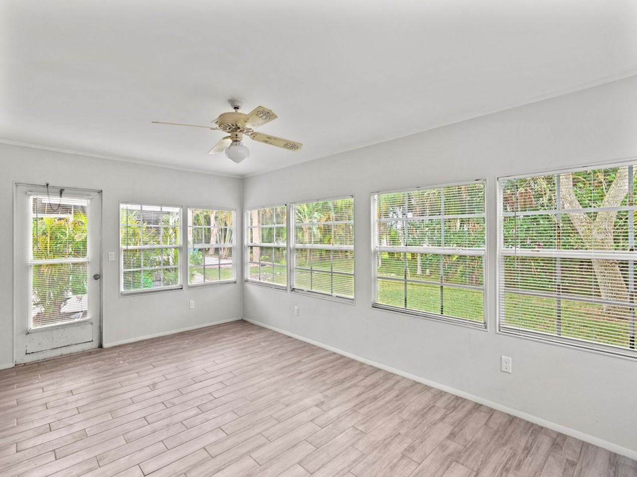 1868 Sixty Oaks Ln - Photo 5 of 11