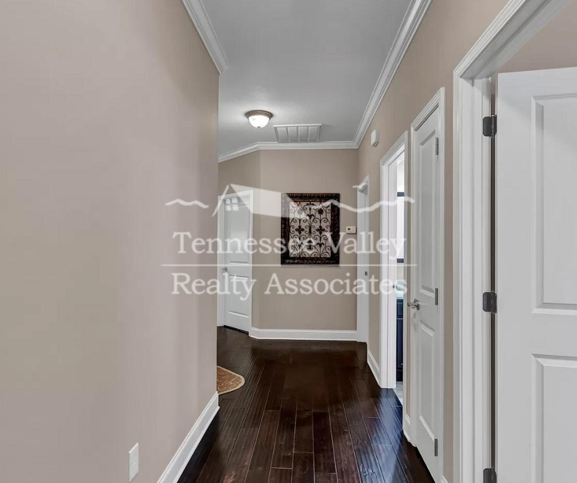 7013 Pemmbrooke Shire Ln - Photo 2 of 16