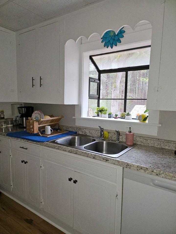 363 Oldham Rd - Photo 3 of 16