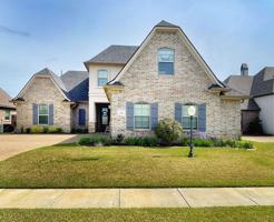 featured image of 676 Dumaine Dr