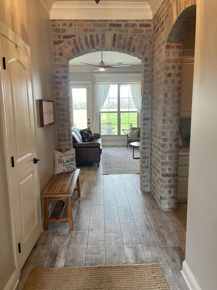 676 Dumaine Dr - Photo 3 of 26