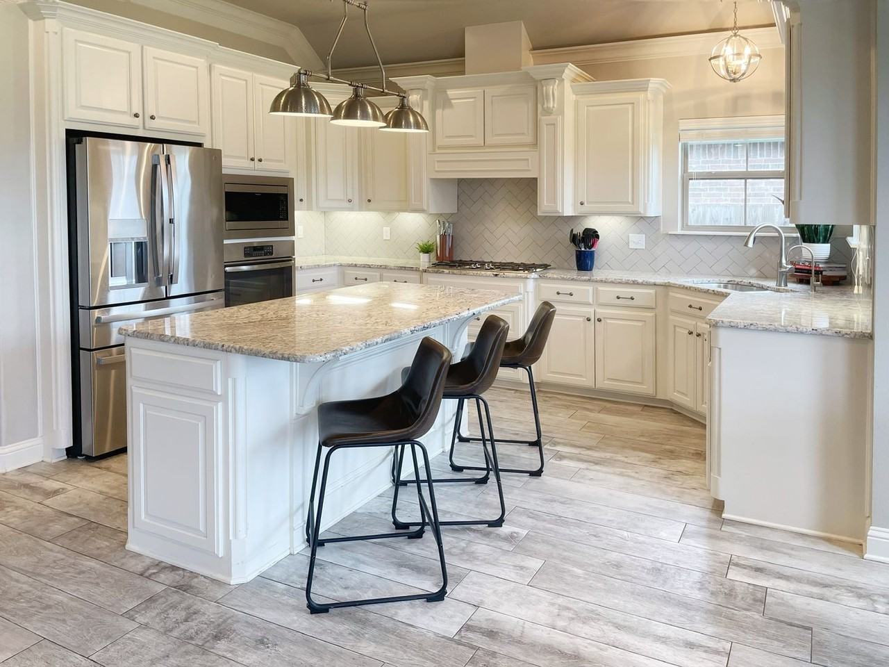 676 Dumaine Dr - Photo 6 of 26