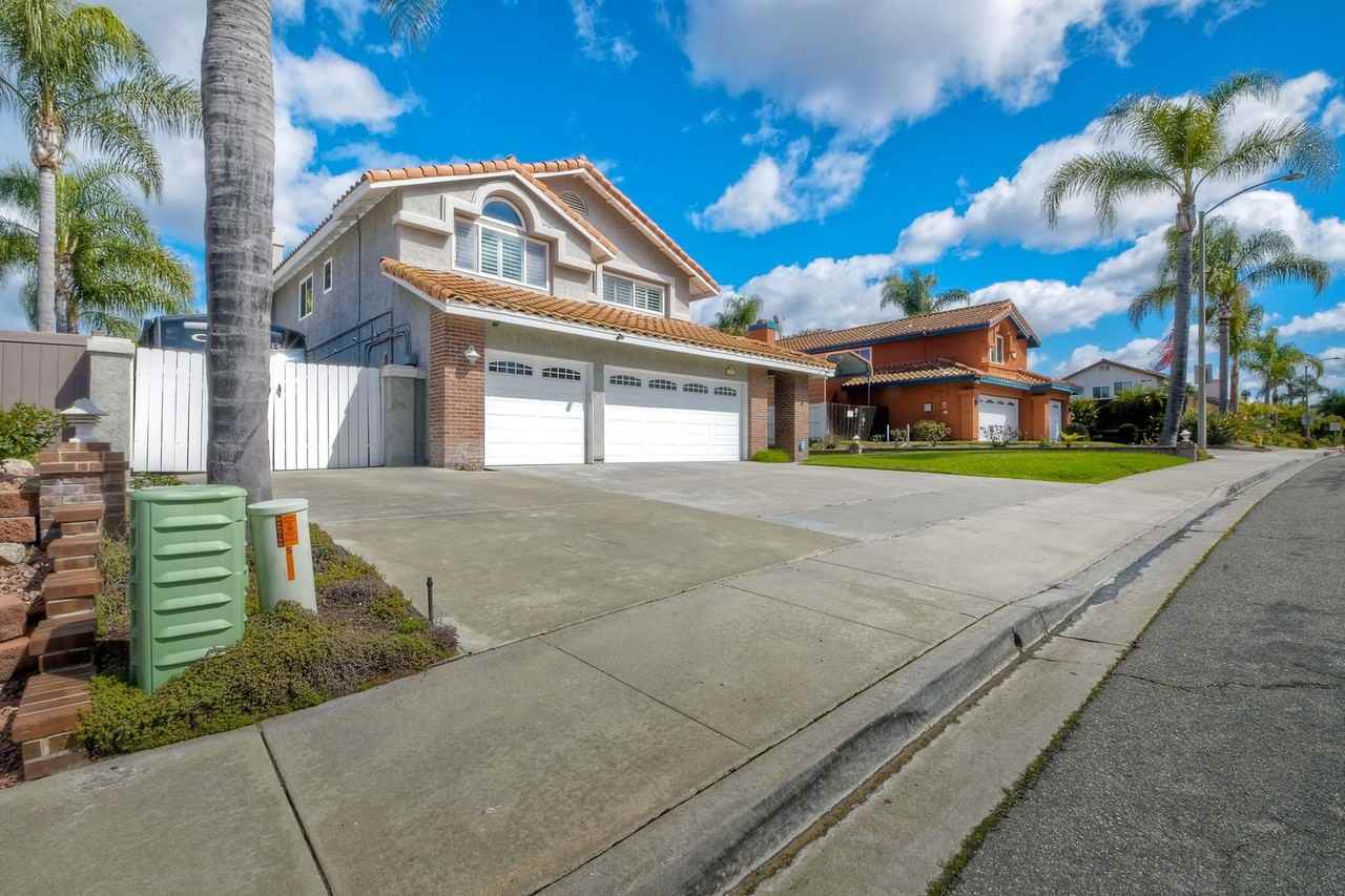 5163 Alamosa Park Dr - Photo 2 of 35