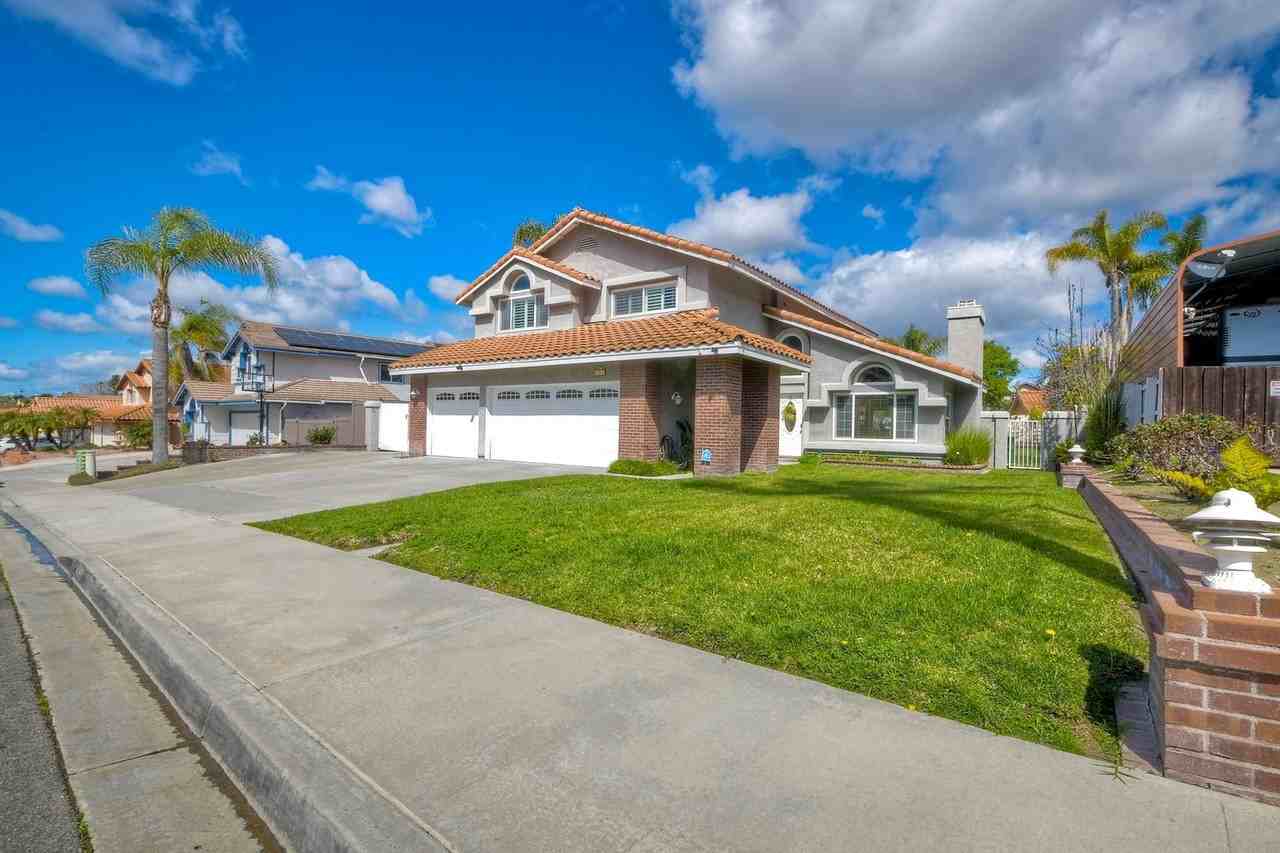 5163 Alamosa Park Dr - Photo 3 of 35