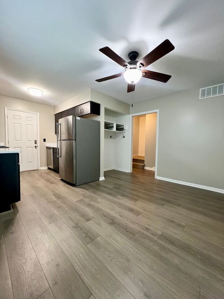 7589 7589 S 12th Street - Photo 4 of 21