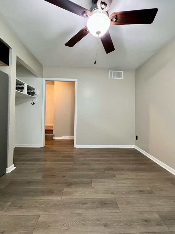 7589 7589 S 12th Street - Photo 7 of 21