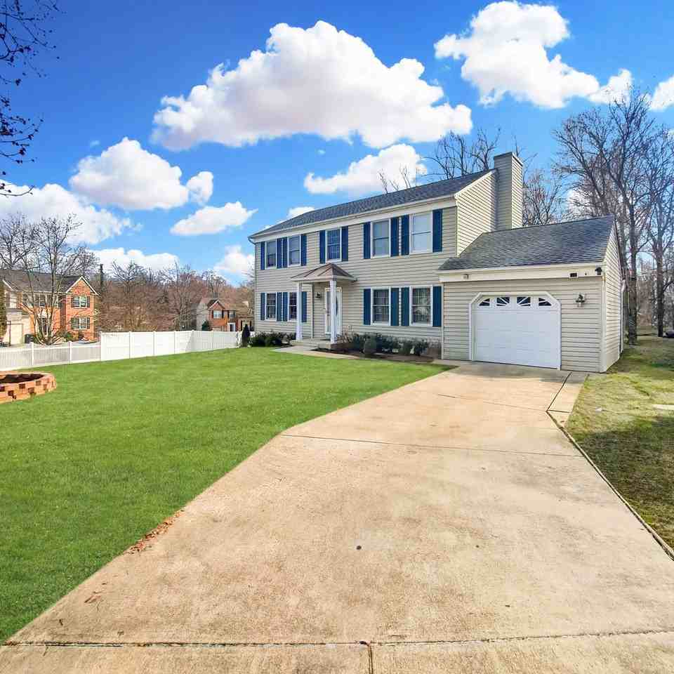 5101 Lansing Dr - Photo 2 of 47