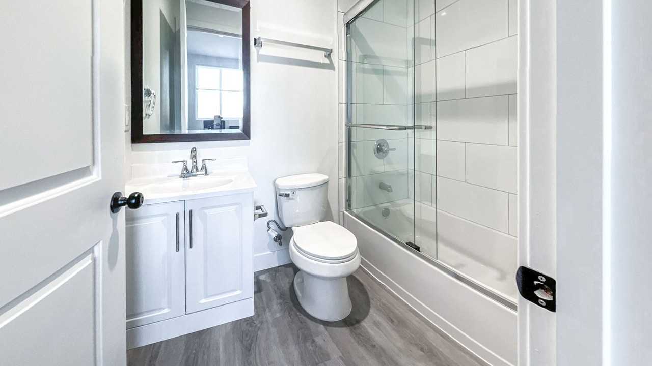 Sung YK 1426 W 38th St - Photo 2 of 6