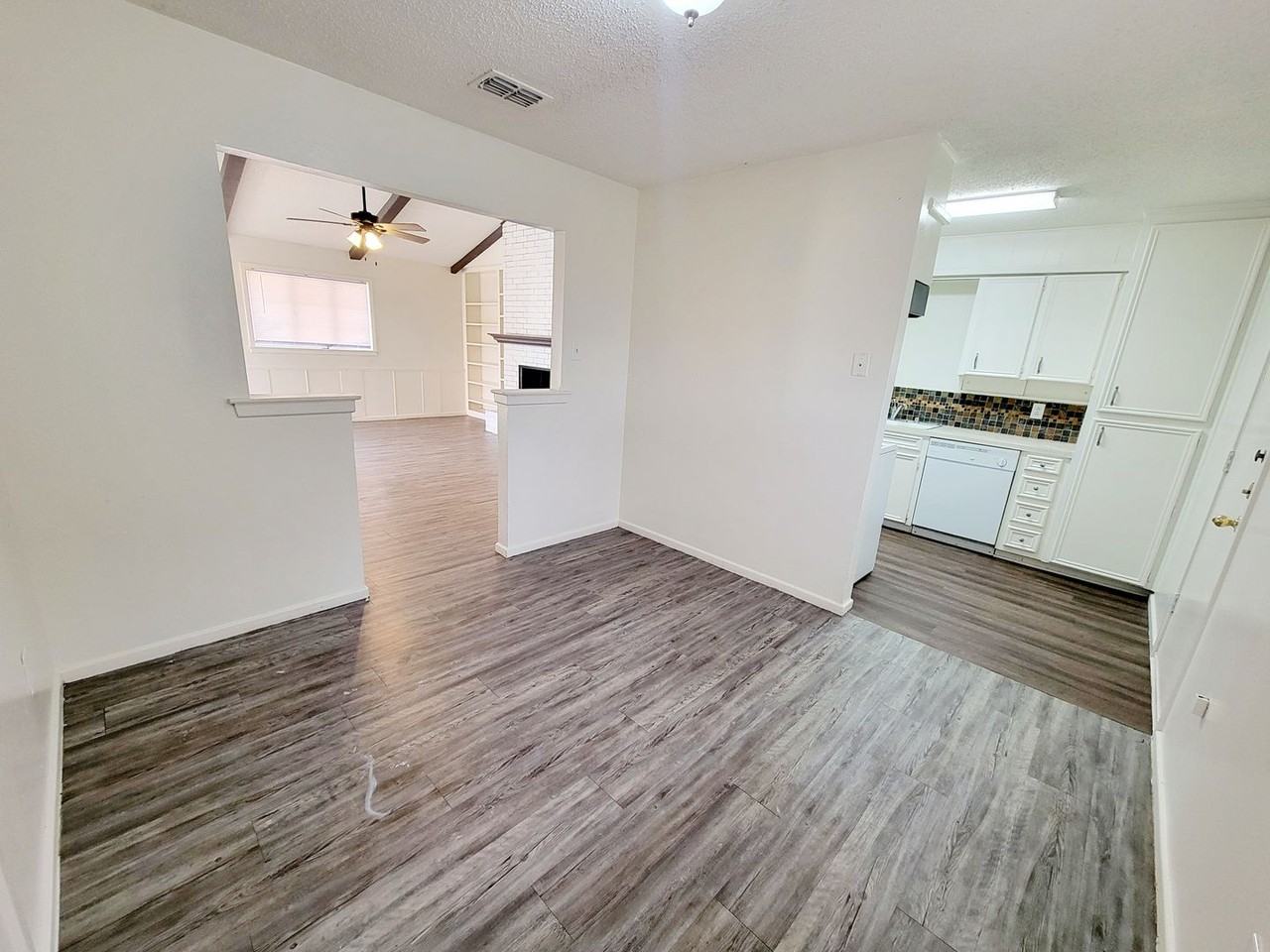 AB 5439 40th Street - Photo 3 of 10