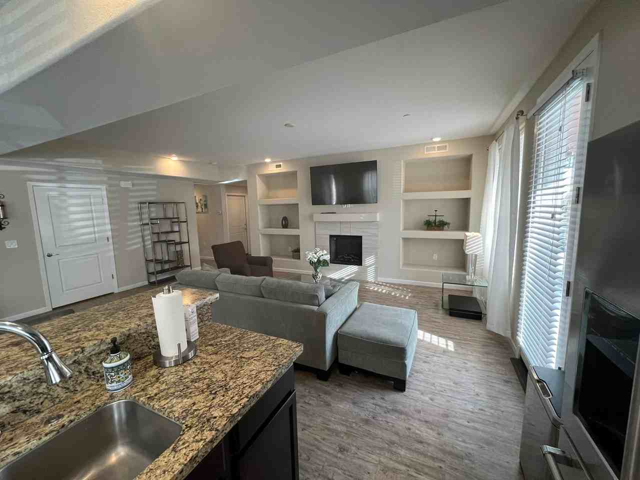 541 Costa Azul Dr - Photo 4 of 26