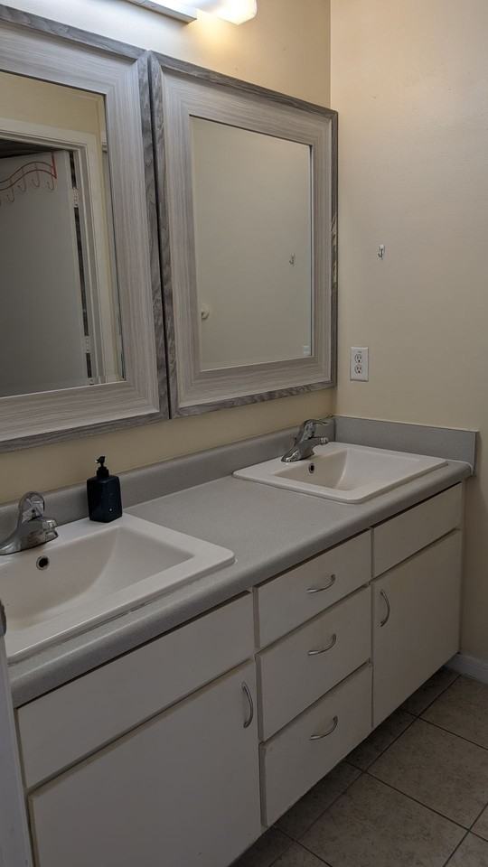 University Commons J337 - Photo 4 of 6