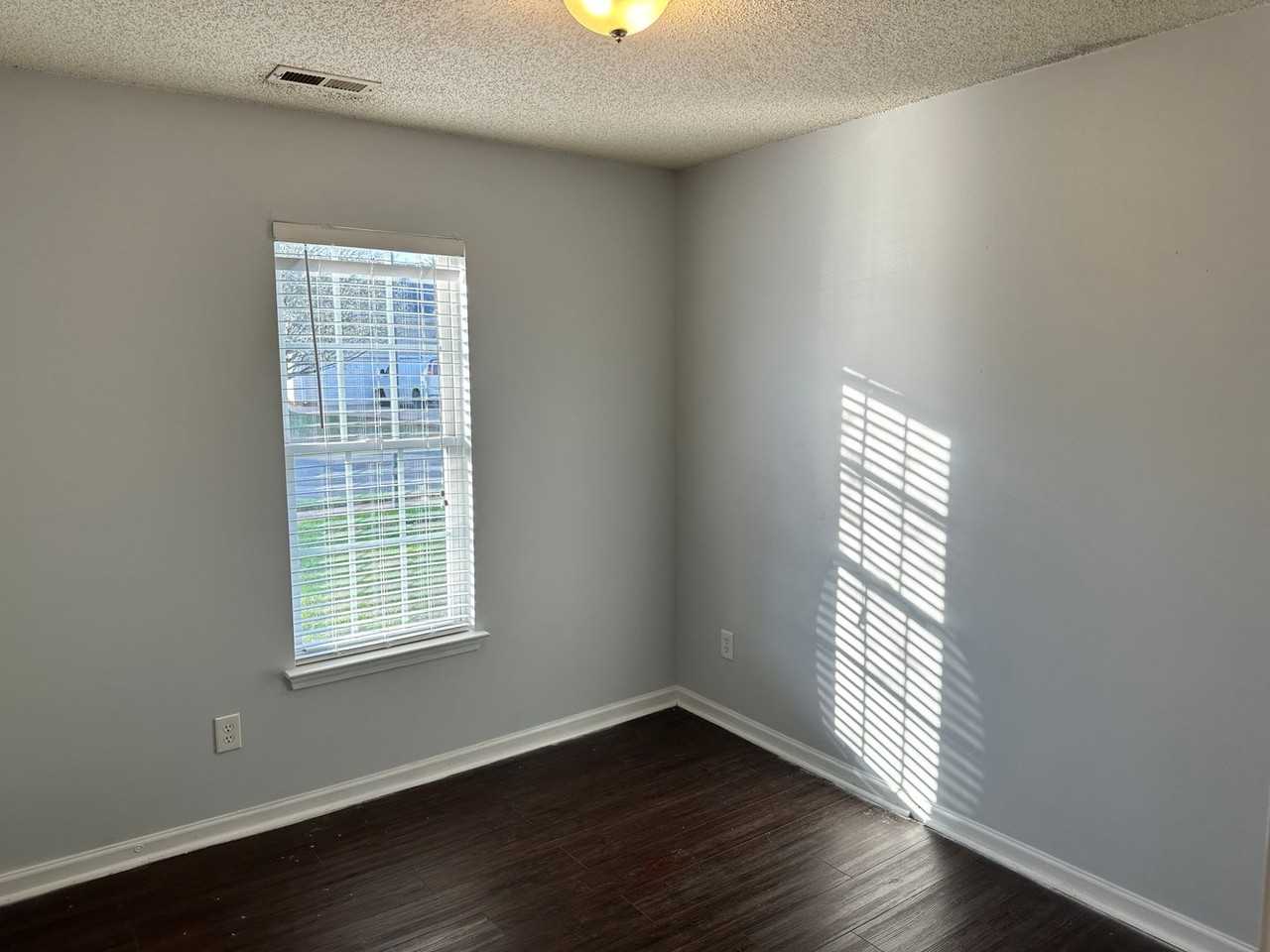 3534 Joel Turner Dr - Photo 4 of 9