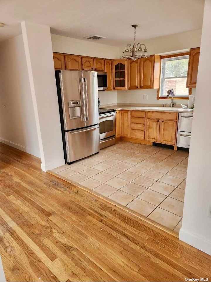 34 Oakwood Ave - Photo 3 of 29