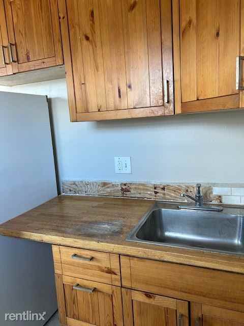 401 N Pennsylvania Ave - Photo 3 of 16