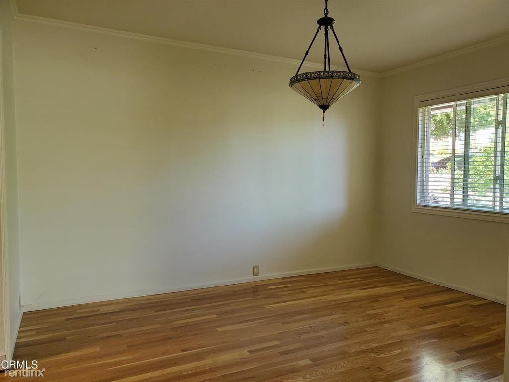 1431 Oneonta Knl - Photo 2 of 10