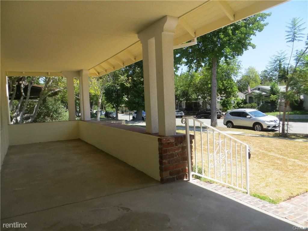 1130 Oxley St - Photo 3 of 7