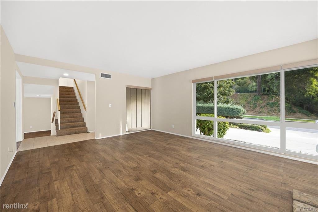 1653 Via Del Rey - Photo 2 of 10