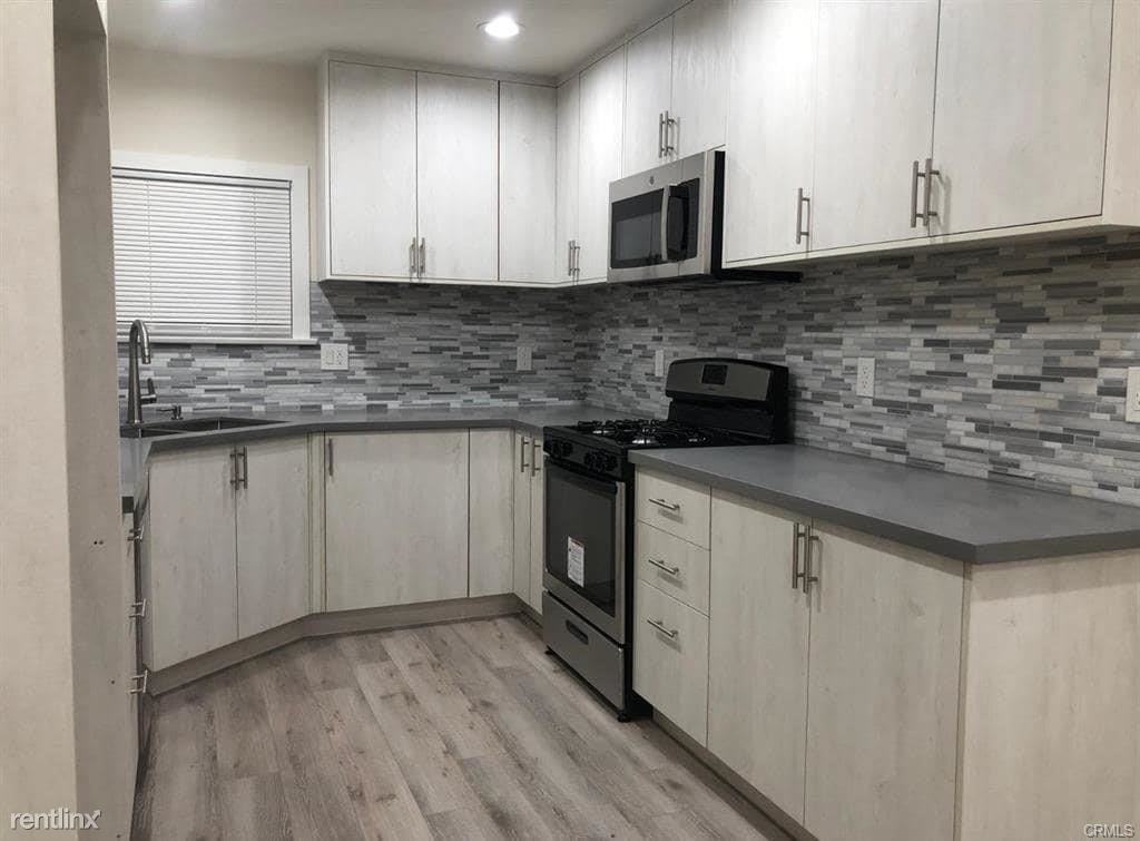 3336 Community Ave - Photo 3 of 11