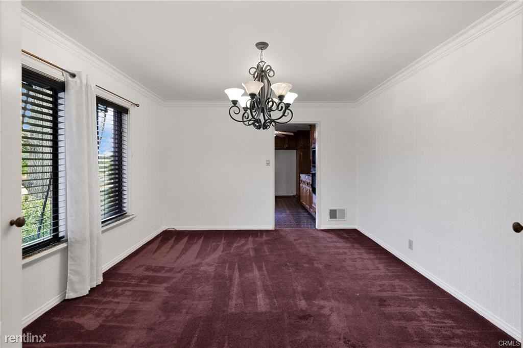 1561 El Miradero Ave - Photo 3 of 11