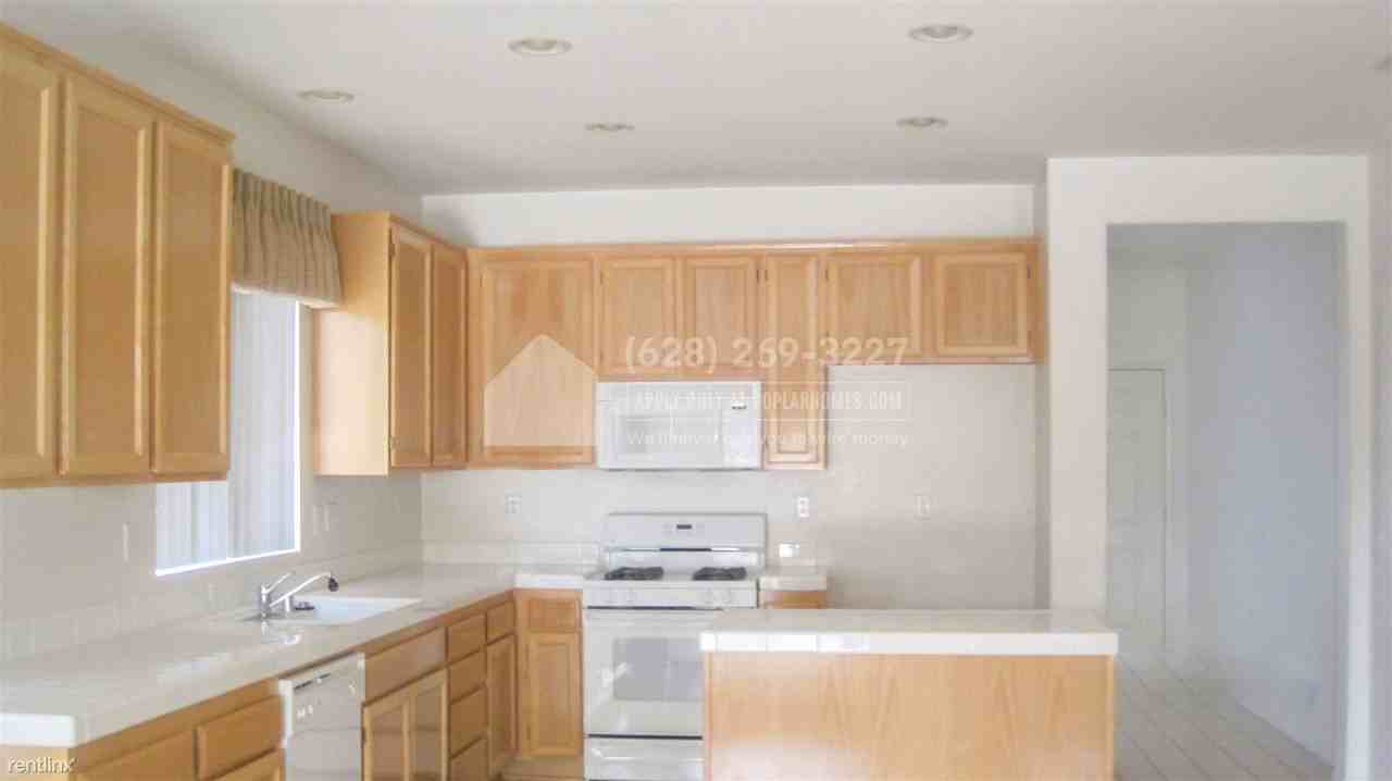 28153 Glenside Ct - Photo 2 of 21
