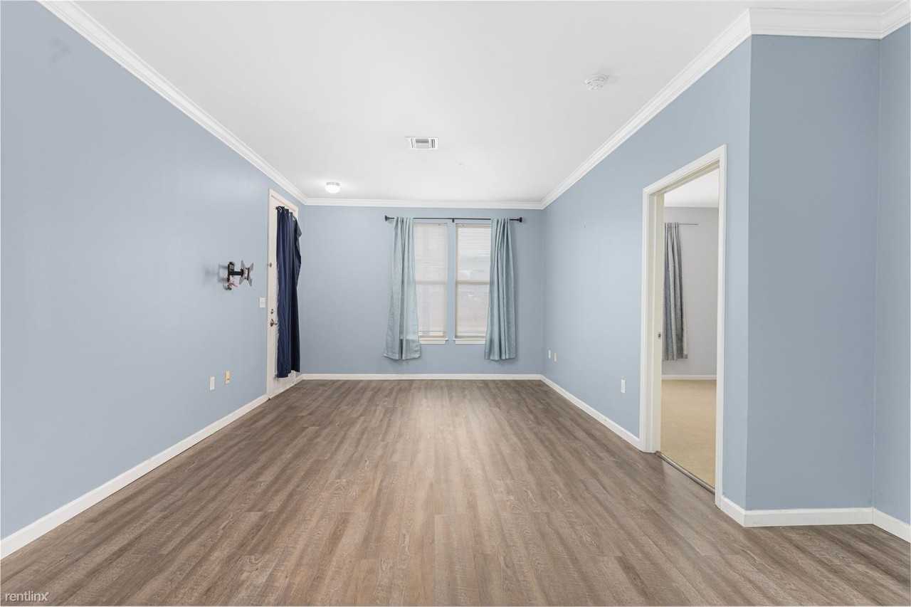 1000 Providence Pl - Photo 2 of 16