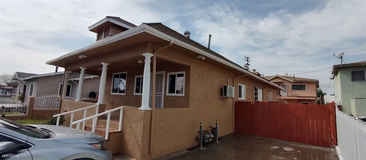 6361 Marconi St - Photo 3 of 30