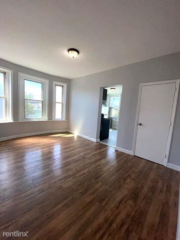 1203 Broad St - Photo 3 of 5