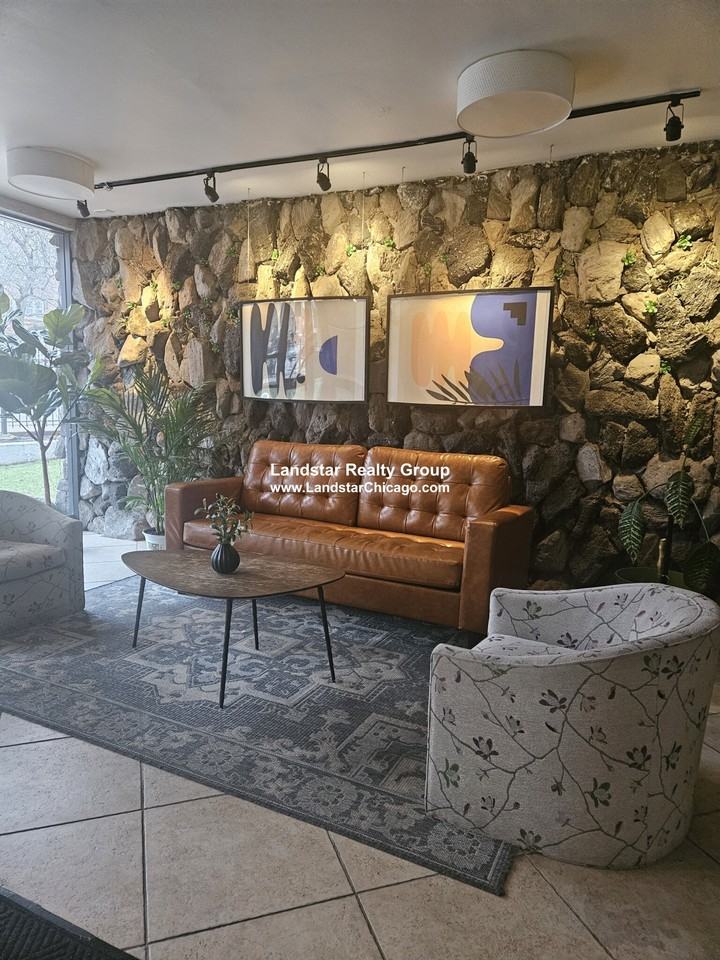 6972 N Sheridan Rd #207 - Photo 4 of 21