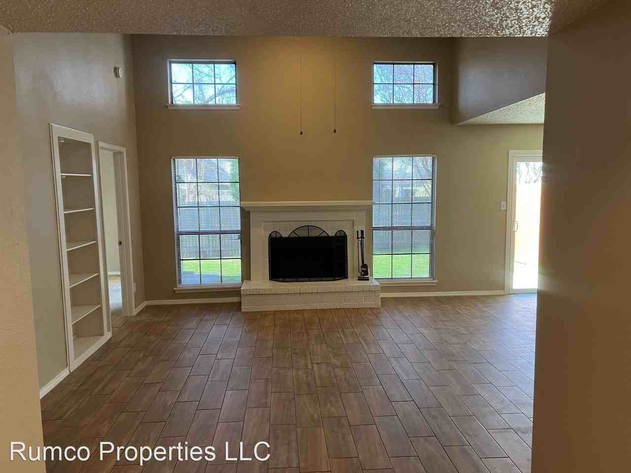 2202 Dewey Dr - Photo 3 of 34