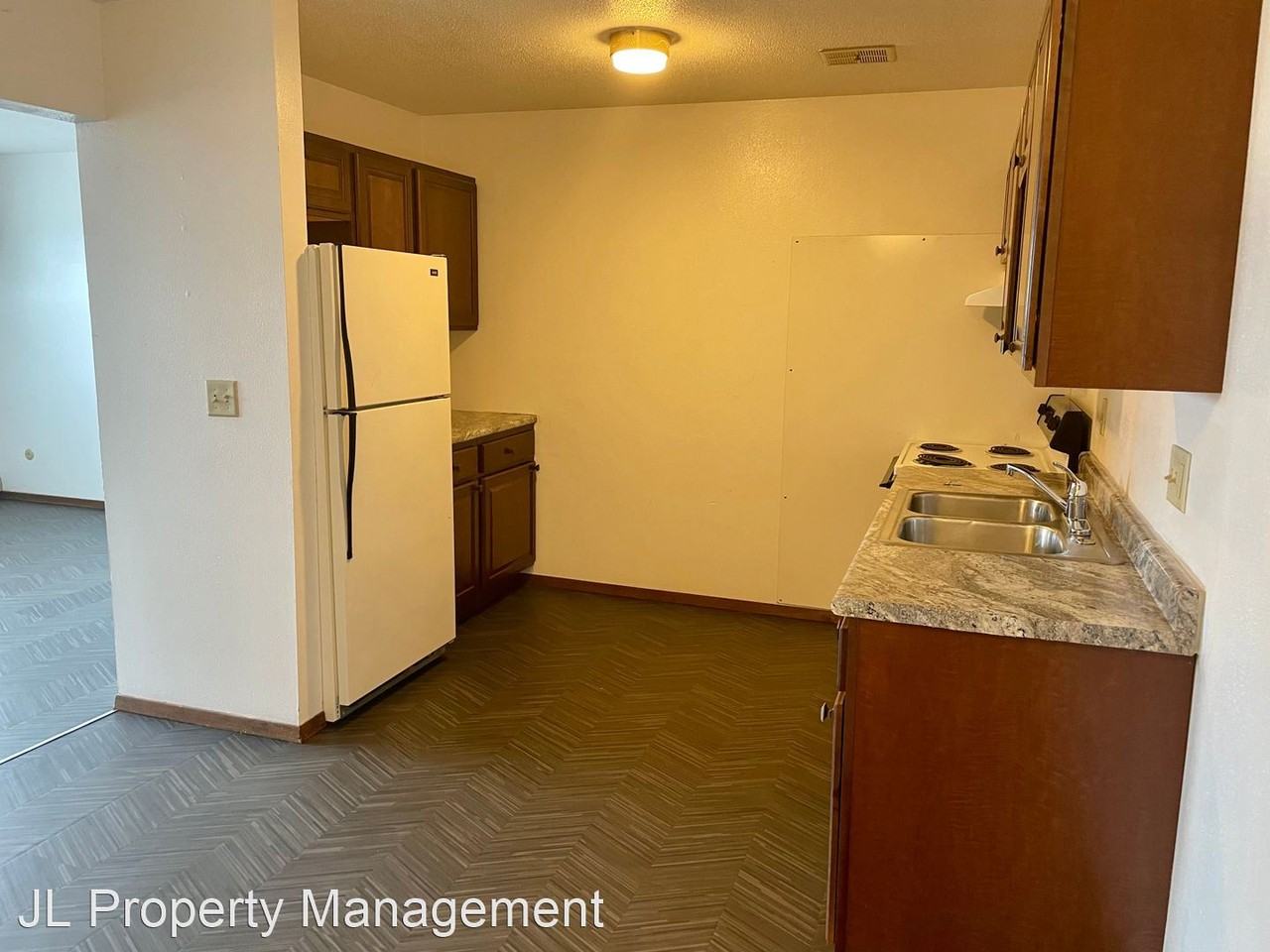 3304 S Kiwanis Ave - Photo 2 of 2