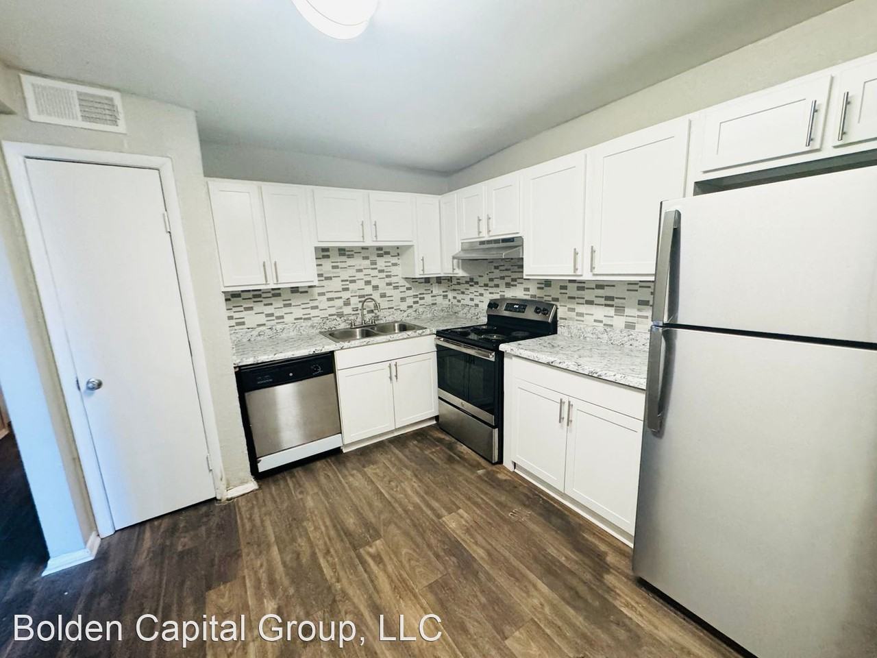 Move in Within Days! Renovated Beautiful 2 Bedroom-Forest Park - Photo 2 of 3