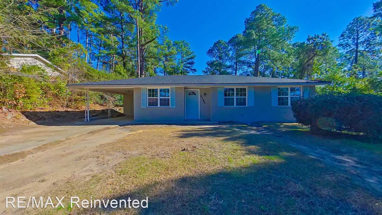 2344 Amsterdam Dr - Photo 2 of 22