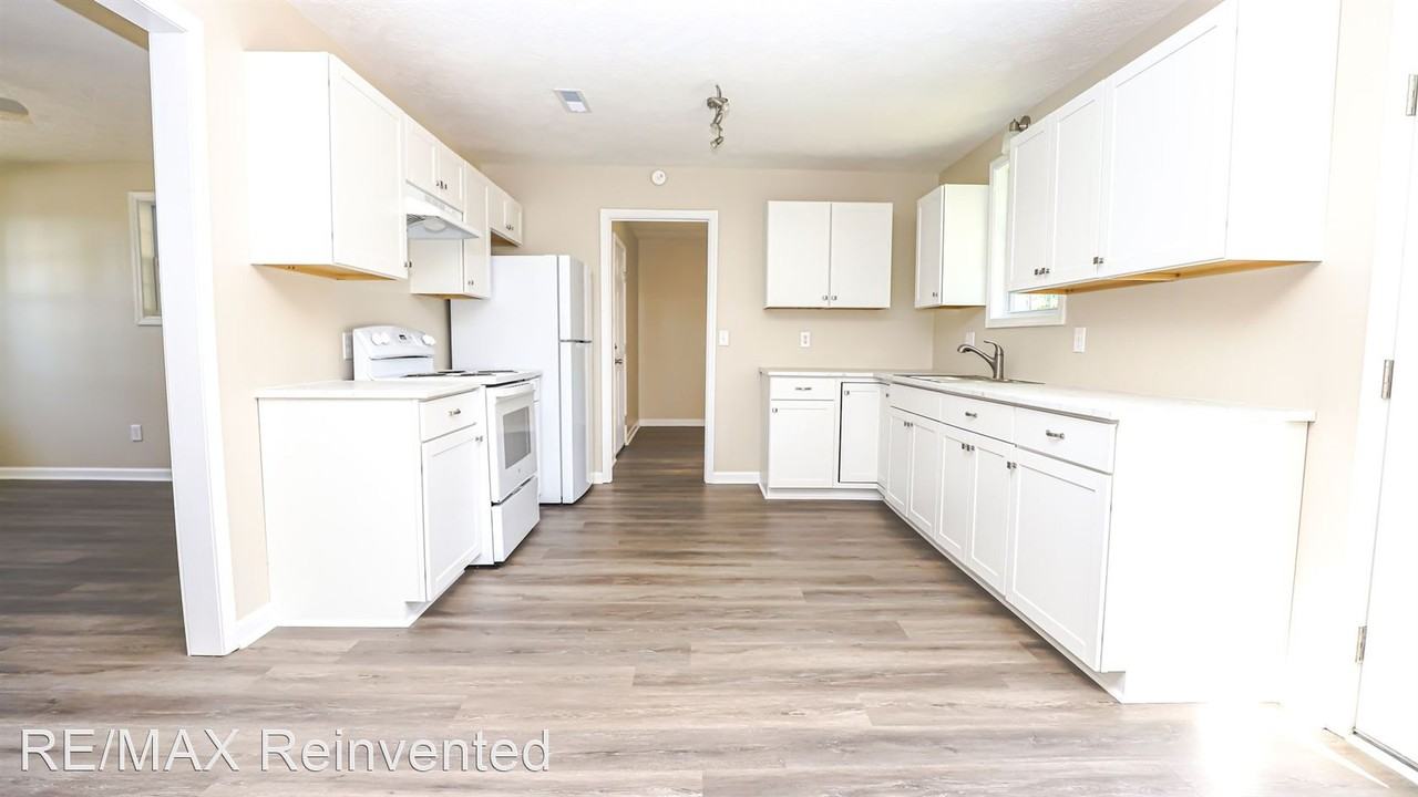 2344 Amsterdam Dr - Photo 3 of 22