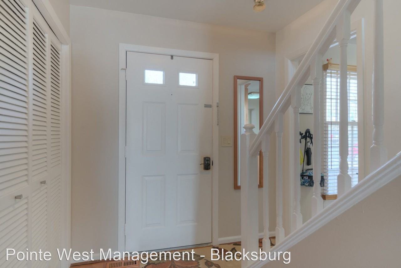 110 Southampton Ct - Photo 3 of 29