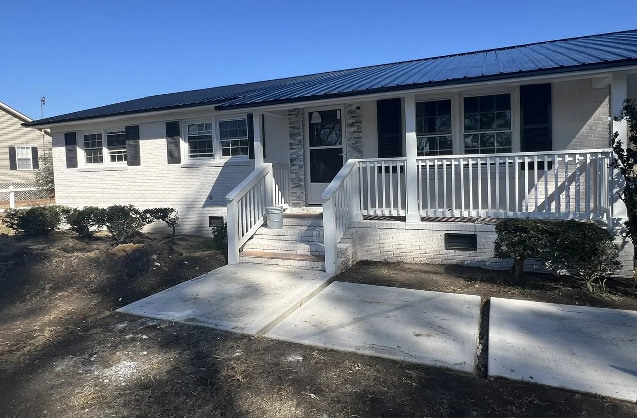 133 Newton Ln - Photo 2 of 50