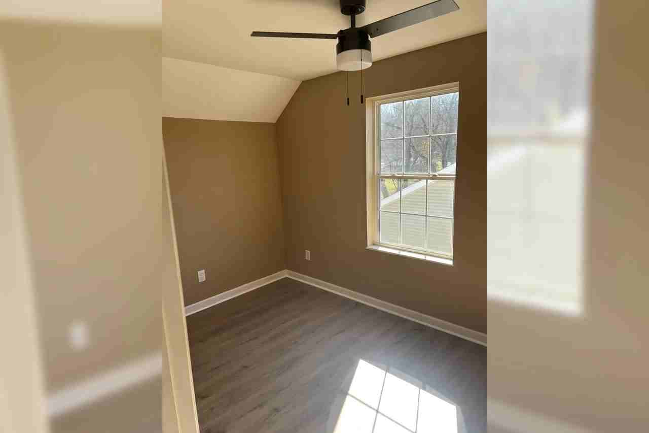 832 Plantation Dr - Photo 2 of 12