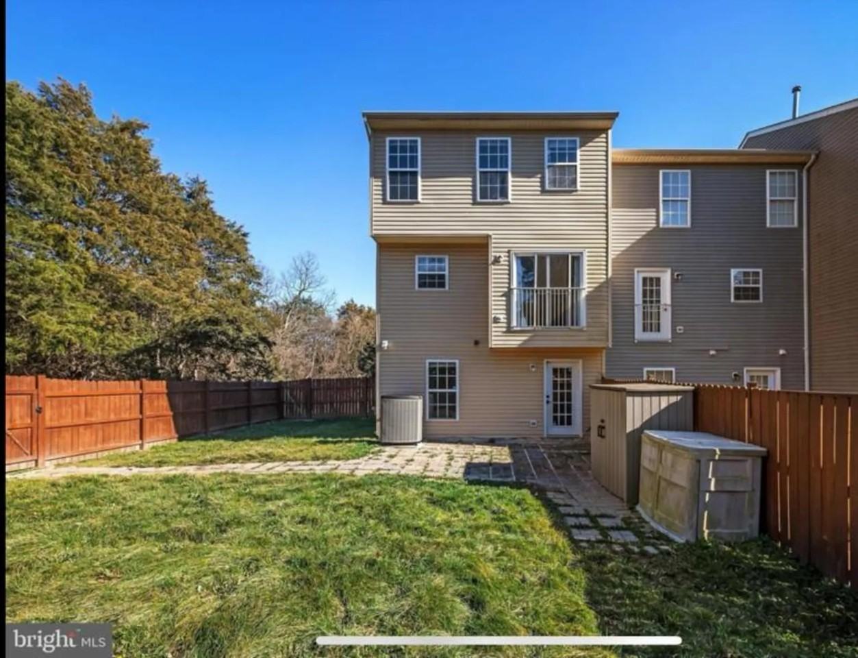 511 Frontier Fort Ln - Photo 2 of 34