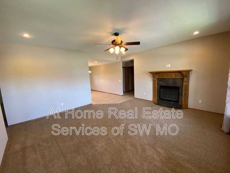 1742 N Chandler Rd - Photo 2 of 16