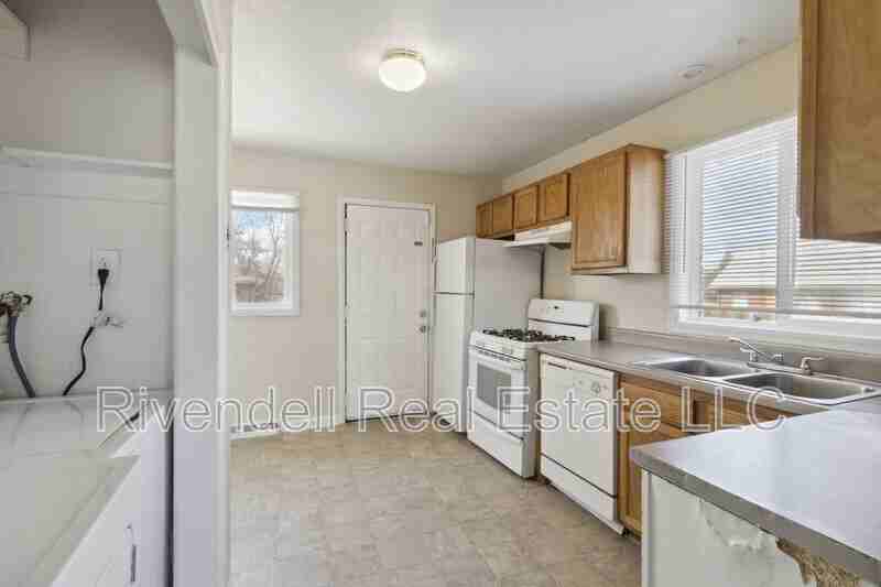 1127 Xenia St - Photo 6 of 12