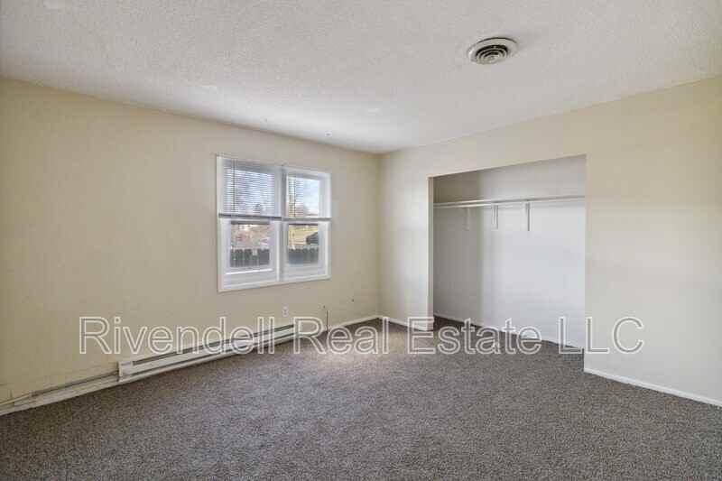 1127 Xenia St - Photo 7 of 12