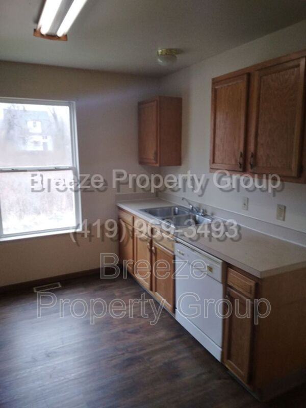 132 S Forest Ave - Photo 2 of 8