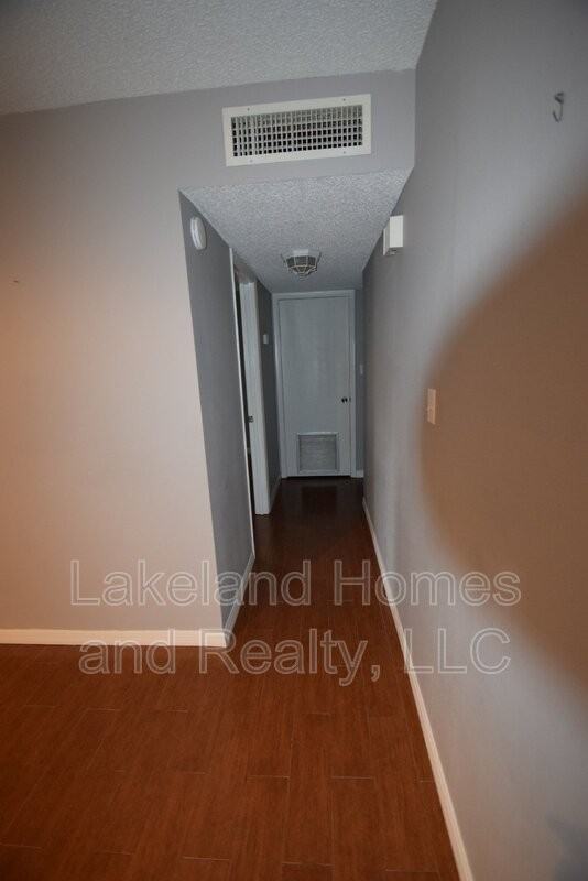 1005 S New York Ave #9 - Photo 3 of 8